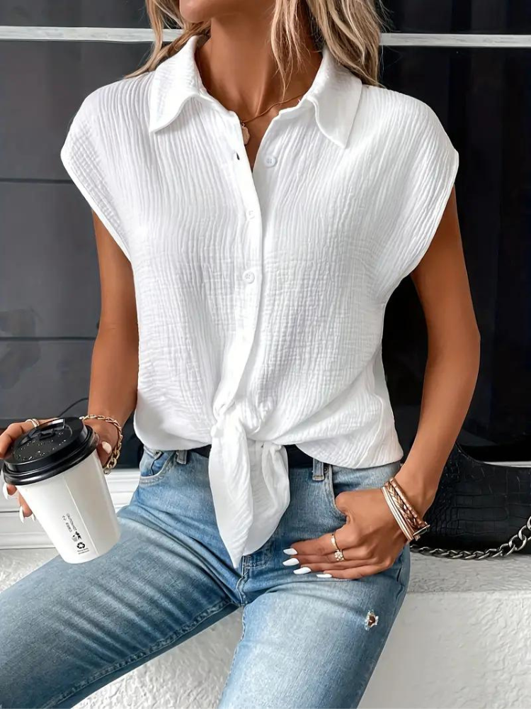Ava - Stylish Sleeveless Women's Blouse